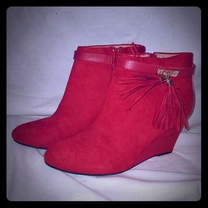 Candies red wedge with tassels